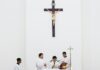 Jakie szaty liturgiczne są obowiązkowe podczas każdej mszy świętej? szaty liturgiczne